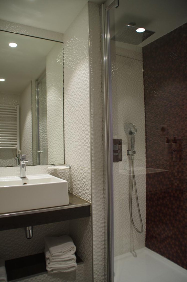 SINGLE STANDARD Room