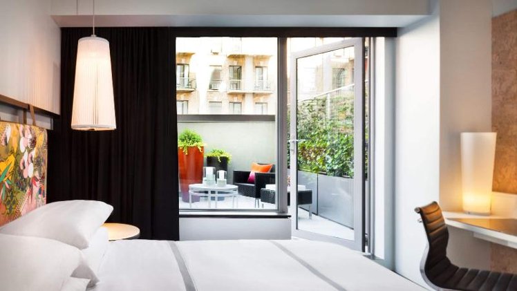 DOUBLE KING SIZE BED Room