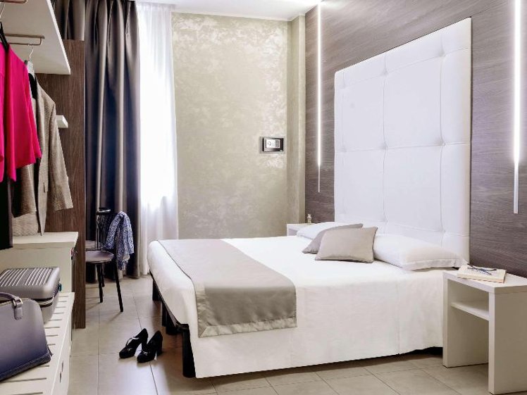 DOUBLE STANDARD Room