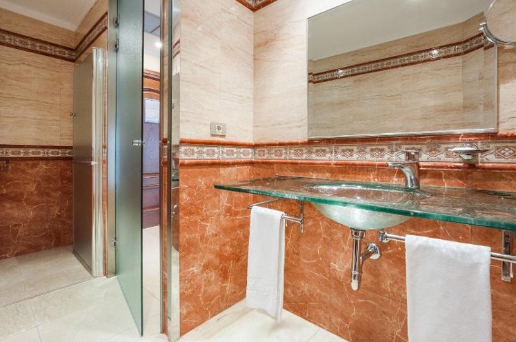 DOUBLE STANDARD Room