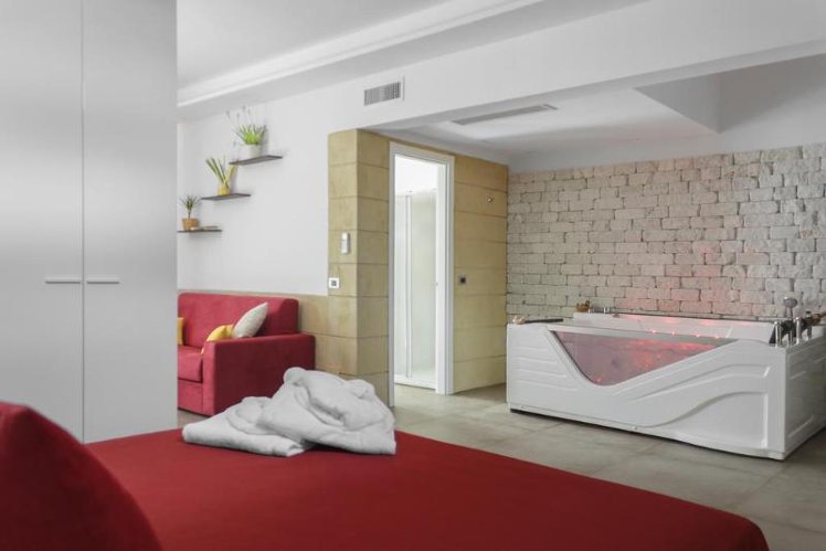 SUITE DELUXE WITH JACUZZI Room