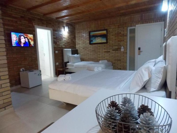 TRIPLE DELUXE SEA VIEW Room