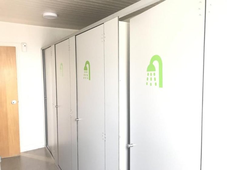TRIPLE ECONOMY WITH SHARED BATHROOM Room