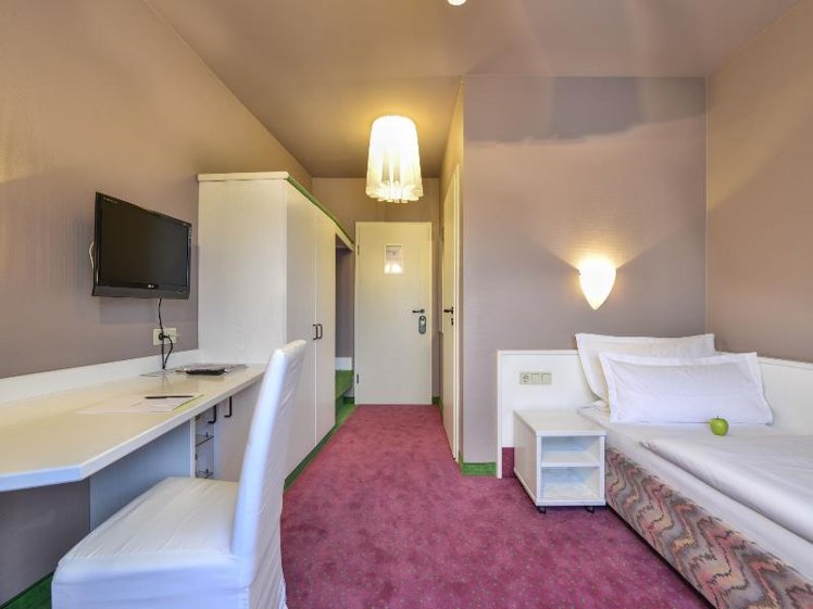 SINGLE STANDARD Room