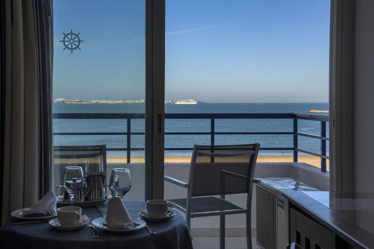 TRIPLE SEA VIEW Room