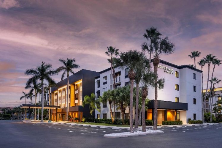 Courtyard By Marriott - Naples