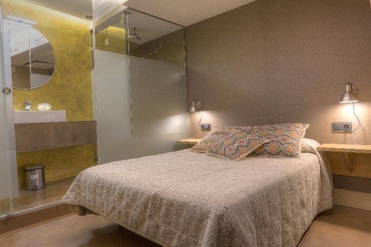 DOUBLE STANDARD Room