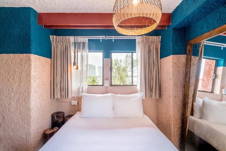 DOUBLE WITH SHARED BATHROOM Room