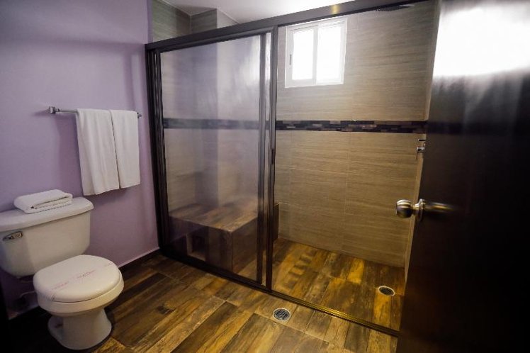 DOUBLE KING SIZE BED Room