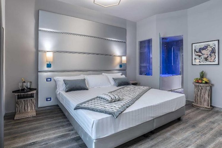 DOUBLE HONEYMOON Room