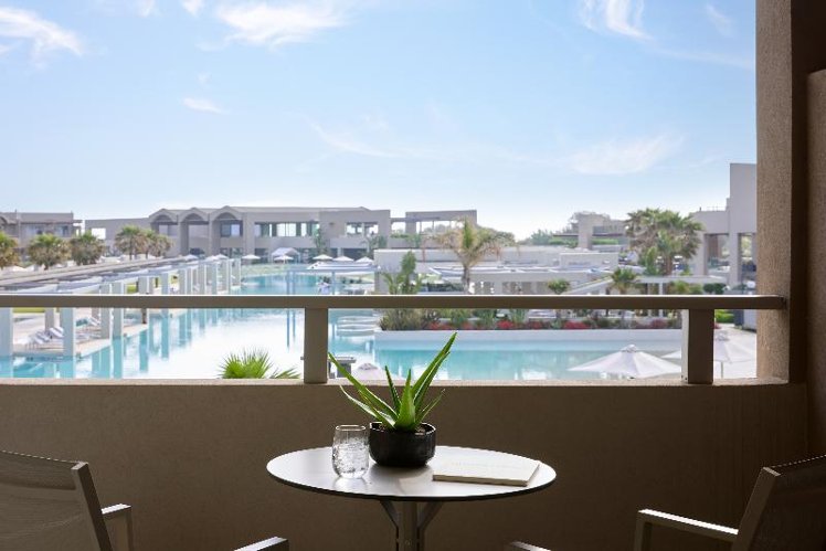 JUNIOR SUITE POOL VIEW Room