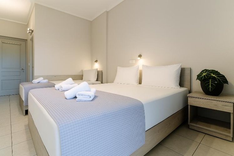 TRIPLE CLASSIC Room