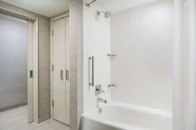 DOUBLE TWO QUEEN BEDS NON SMOKING Room