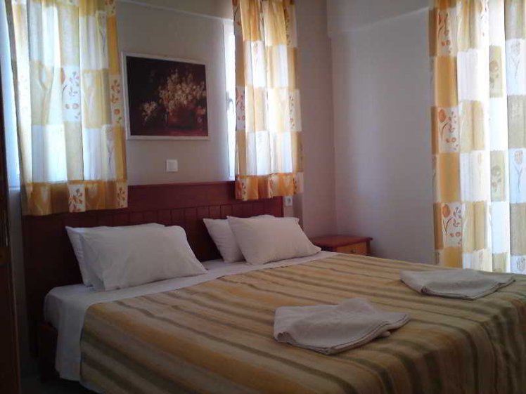 Sunshine Studios & Apartments