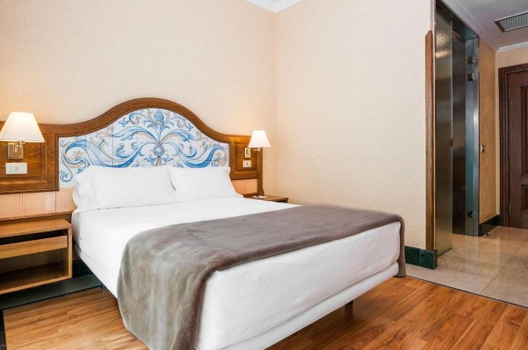 DOUBLE STANDARD Room