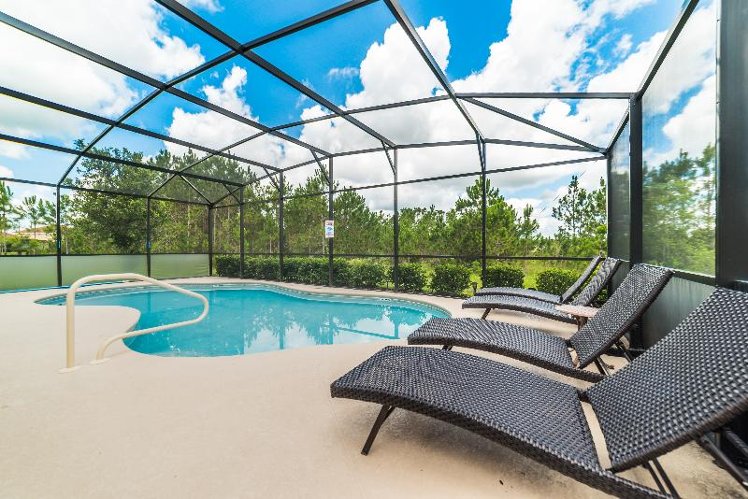 HOME FIVE BEDROOMS WITH PRIVATE POOL Room