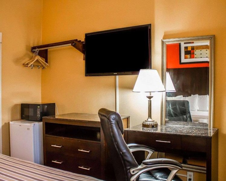 DOUBLE KING SIZE BED Room