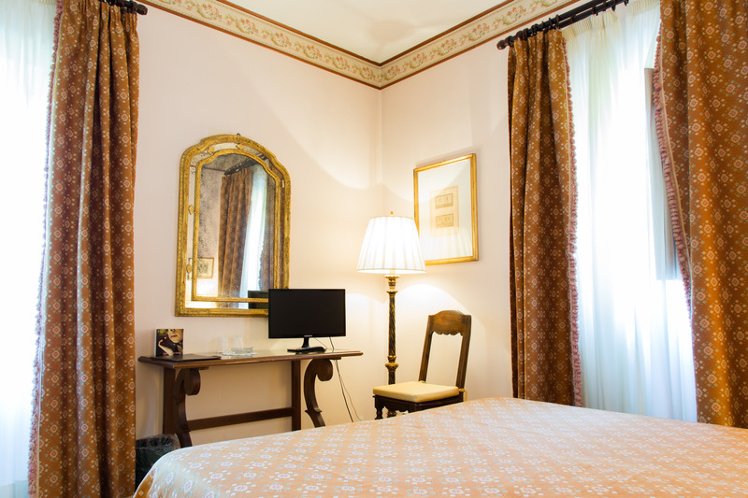 DOUBLE SINGLE USE STANDARD Room