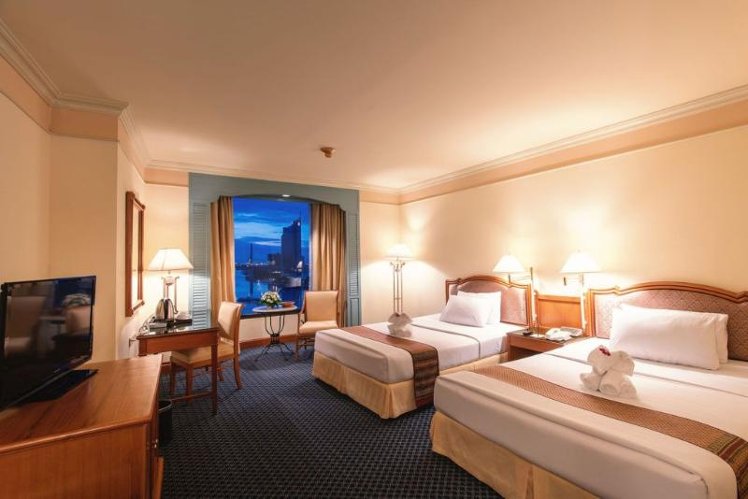 Montien Riverside Bangkok Hotel
