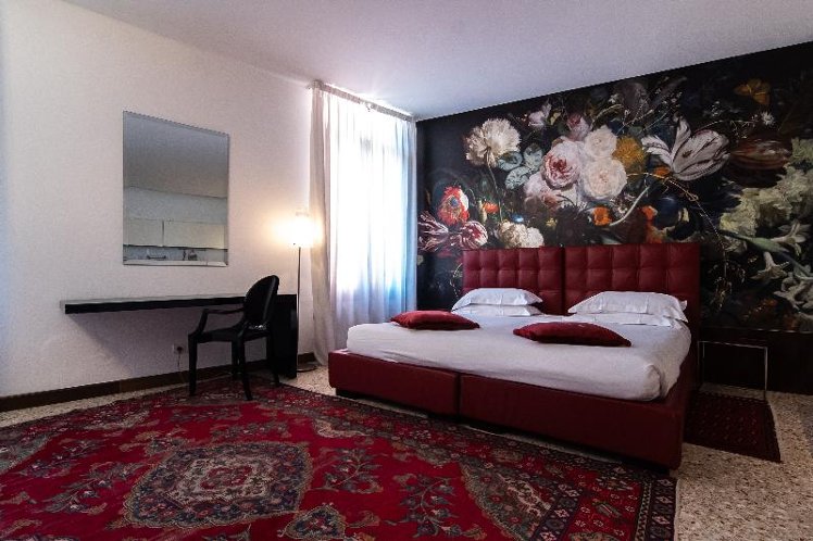 STUDIO PREMIER Room
