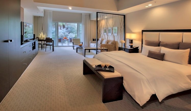 SUITE KING SIZE BED Room