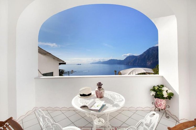 TRIPLE SEA VIEW Room