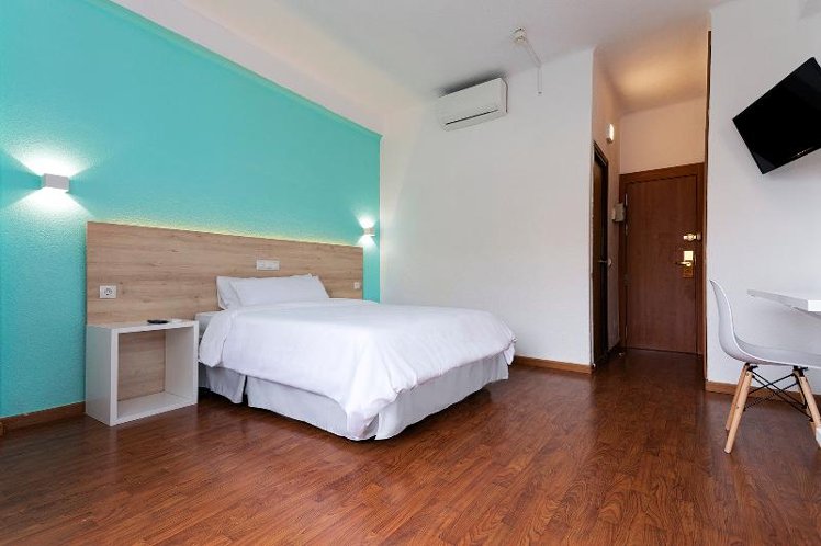 TWIN WITH BALCONY Room