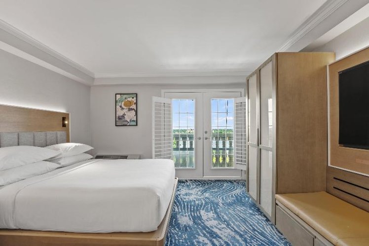 DOUBLE KING SIZE BED Room