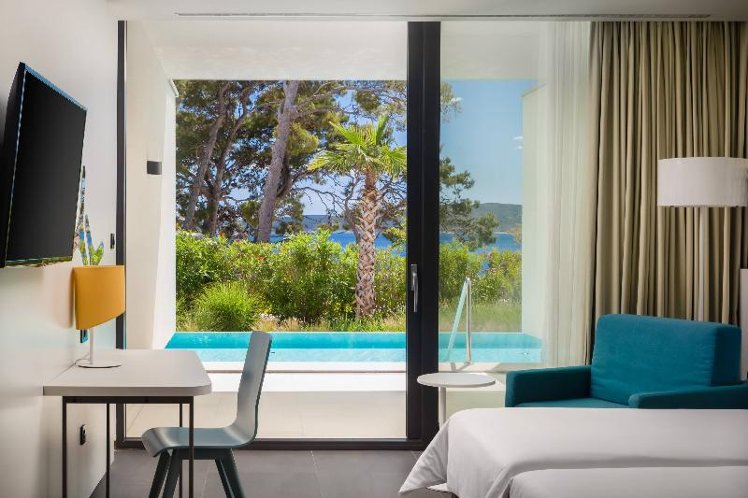 DOUBLE DELUXE Room