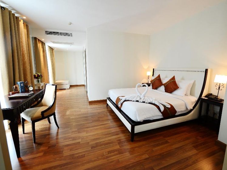 DOUBLE STANDARD Room