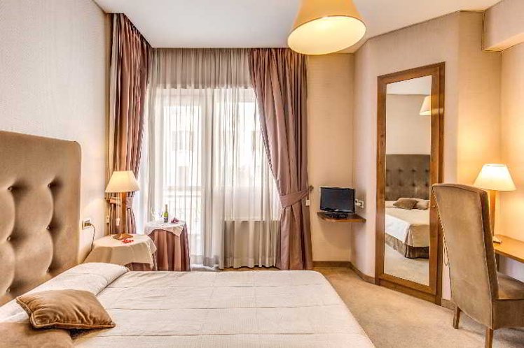 DOUBLE SINGLE USE STANDARD Room