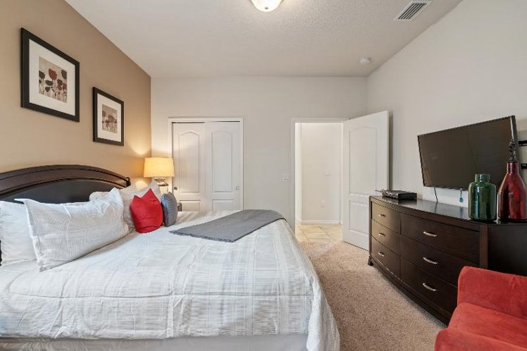 HOME FIVE BEDROOMS WITH PRIVATE POOL Room