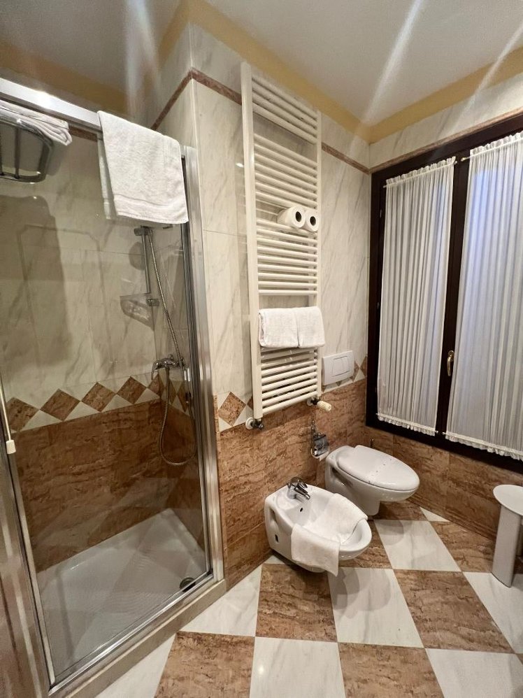 DOUBLE STANDARD Room