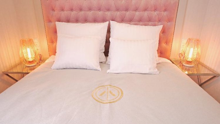 DOUBLE STANDARD Room