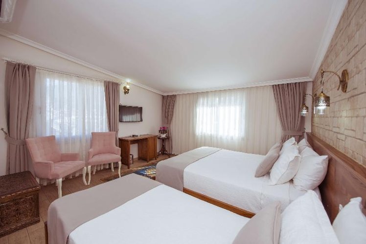TRIPLE SUPERIOR Room