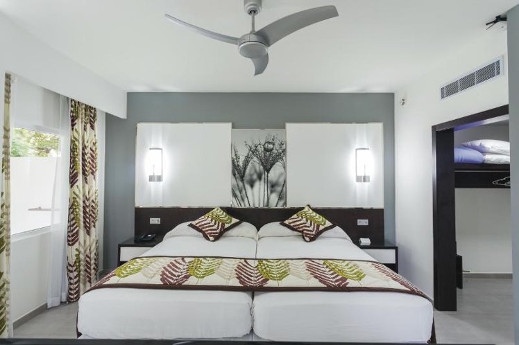 JUNIOR SUITE STANDARD Room