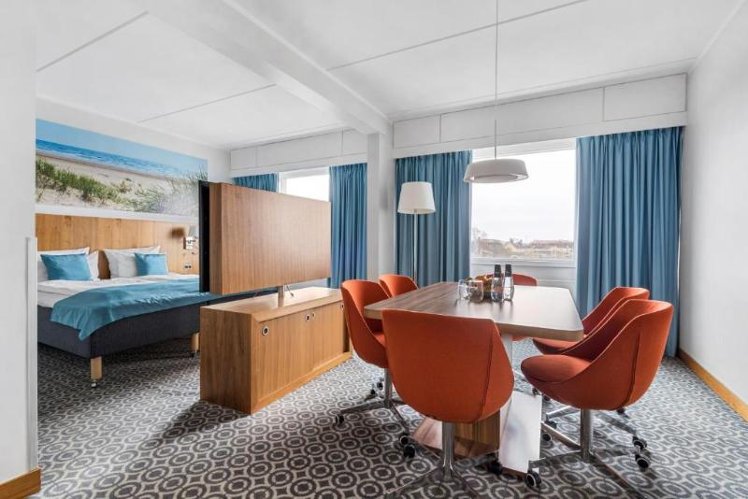JUNIOR SUITE STANDARD Room
