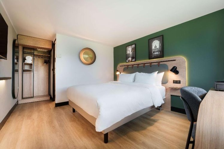 DOUBLE SUPERIOR KING BED Room