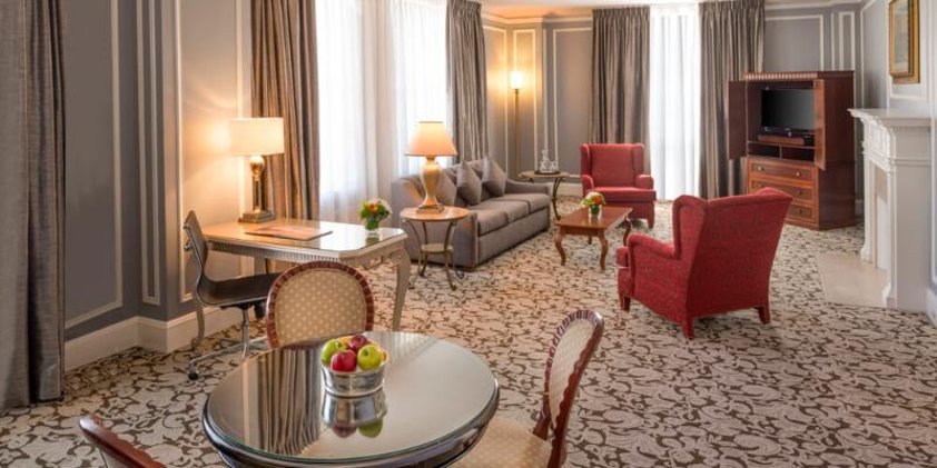 SUITE DELUXE Room