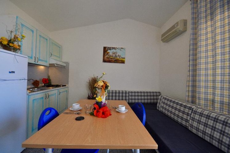 APARTMENT CAPACITY 4 Room