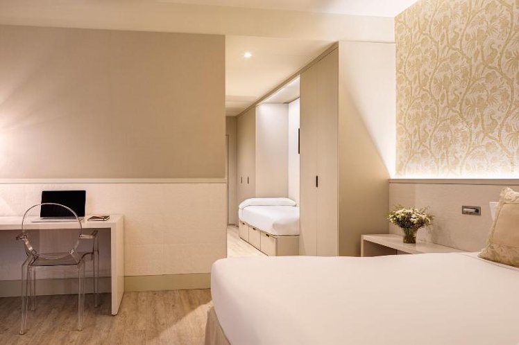 TRIPLE SUPERIOR Room