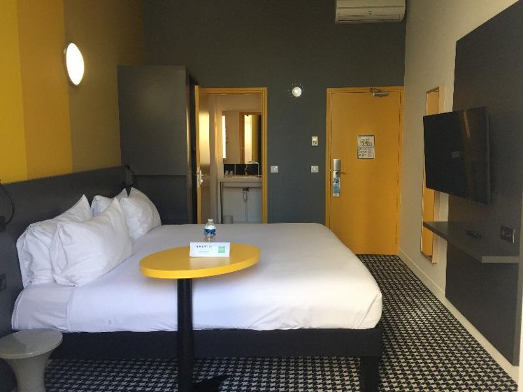 DOUBLE WITH DOUBLE BED Room