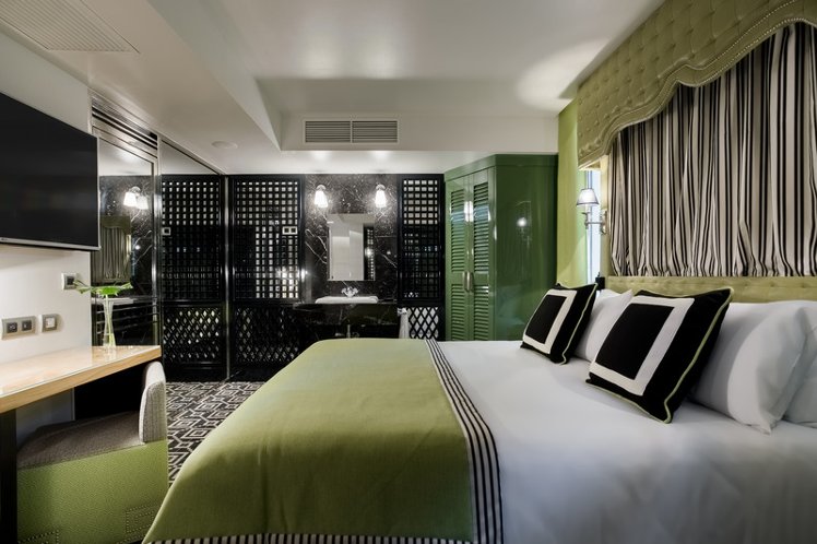 DOUBLE STANDARD Room
