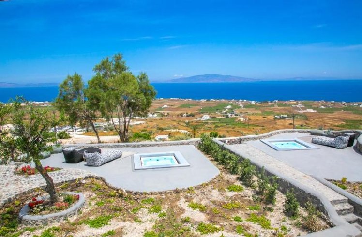 VILLA LUXURY Room