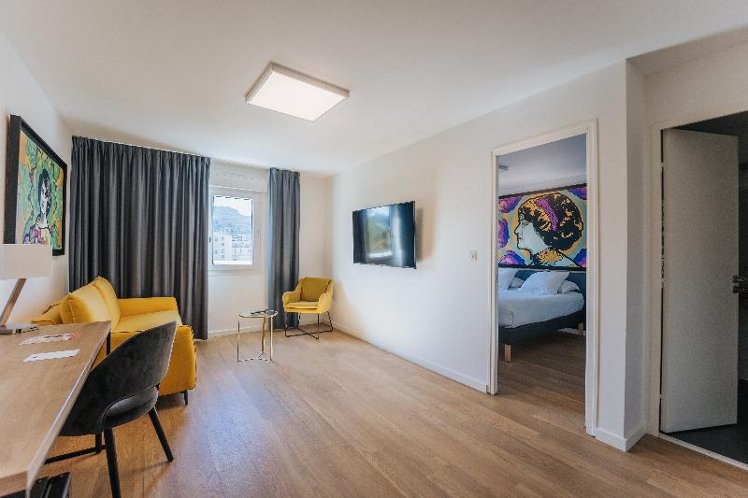 SUITE QUEEN SIZE BED Room