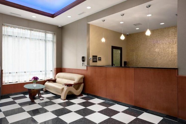 AirTrain Plaza Hotel JFK Airport
