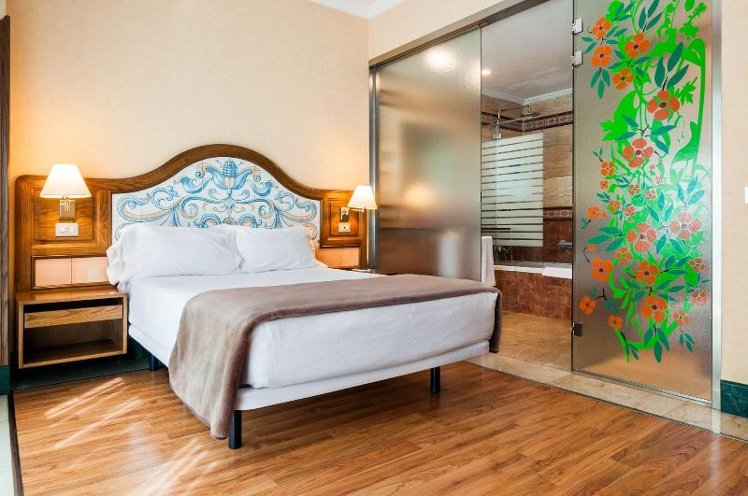 DOUBLE STANDARD Room