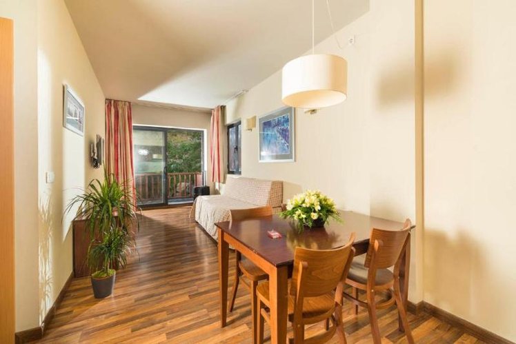 APARTMENT CAPACITY 4 Room