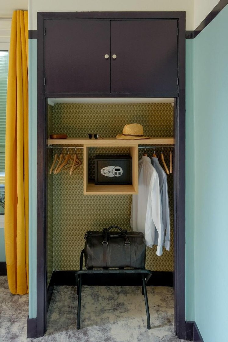 DOUBLE SUPERIOR QUEEN BED Room