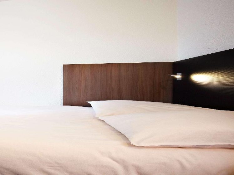 SINGLE STANDARD Room